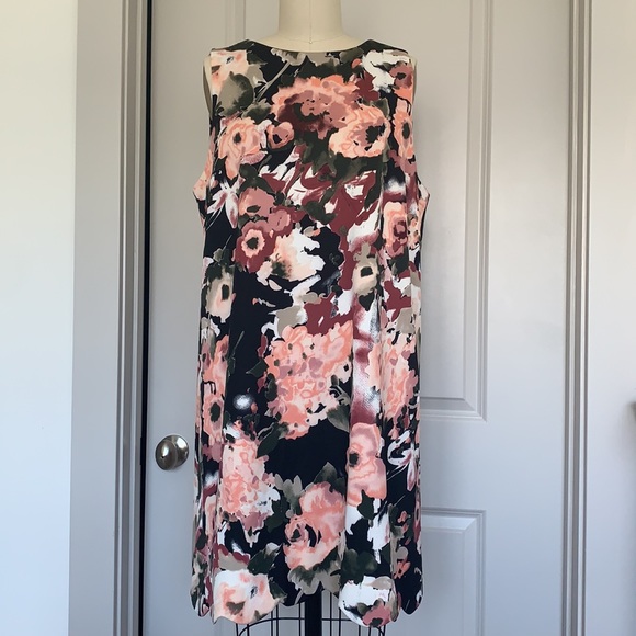 Floral Printed Shift Dress - Picture 1 of 13